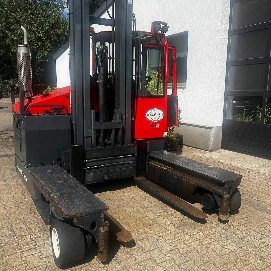 Used Forklift Combilift C5000 Četrpusējais iekrāvējs (Image 1) Used Forklift Combilift C5000 Četrpusējais iekrāvējs (Image 1)