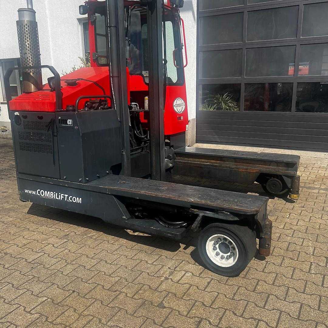 Used Forklift Combilift C5000 Četrpusējais iekrāvējs (Image 12) Used Forklift Combilift C5000 Četrpusējais iekrāvējs (Image 12)