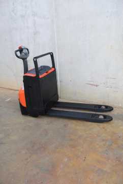 Muletto usato BT LWE180 ELEKTRO NIEDERHUBWAGENSEMIELEKTRISCH (13065179)