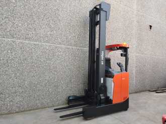 Muletto usato BT RRE180HE ELEKTRO SCHUBMASTSTAPLER (13040198)