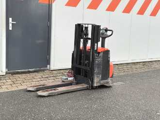 Muletto usato BT Toyota SWE200D ELEKTRO HOCHHUBWAGENDEICHSEL (13075307) backdrop