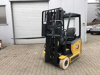 Muletto usato CATERPILLAR EP16ACNT ELEKTRO DREIRADFRONTSTAPLER (13065876)