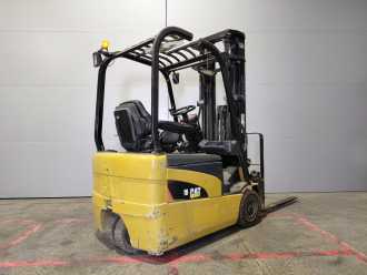 Muletto usato CATERPILLAR EP16NT ELEKTRO DREIRADFRONTSTAPLER (13036791)