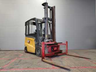 Muletto usato CATERPILLAR EP30CN ELEKTRO VIERRADFRONTSTAPLER (13037349)