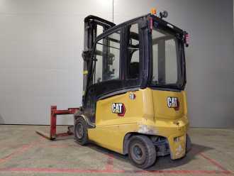 Muletto usato CATERPILLAR EP30CN ELEKTRO VIERRADFRONTSTAPLER (13037349)