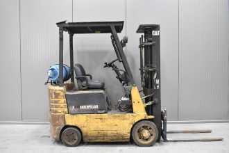 Muletto usato CATERPILLAR GC 15 /58269/ GAS VIERRADFRONTSTAPLER (13061709)