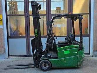 Muletto usato CESAB B318 ELEKTRO DREIRADFRONTSTAPLER (13023433) backdrop