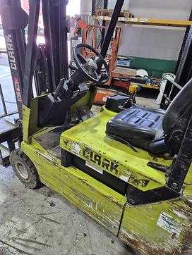 Muletto usato CLARK CTM 16 S ELEKTRO DREIRADFRONTSTAPLER (13017686)
