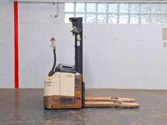Muletto usato CROWN ES4000-1.2 ELEKTRO HOCHHUBWAGENDEICHSEL (12843738)