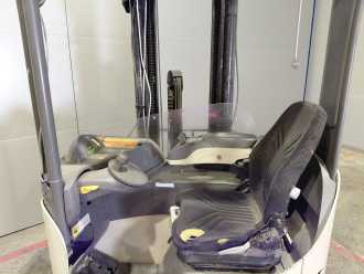 Muletto usato CROWN ESR 5260 ELEKTRO SCHUBMASTSTAPLER (13048325)