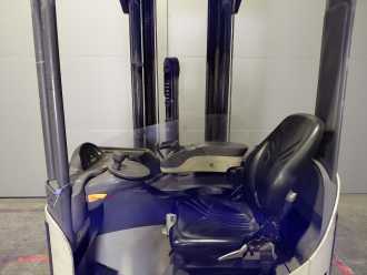 Muletto usato CROWN ESR 5260 ELEKTRO SCHUBMASTSTAPLER (13048326)