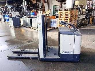 Muletto usato CROWN GPC 2040 FI/PI ELEKTRO NIEDERHUBKOMMISSIONIERER (13021303)