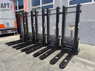 Muletto usato CROWN WF 3000 Baujahr 2018/ HH 3300 / Akku 2018 8 x Vorhanden ELEKTRO HOCHHUBWAGENDEICHSEL (13038796) backdrop