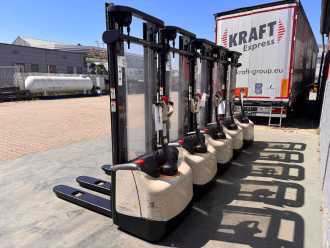 Muletto usato CROWN WF 3000 Baujahr 2018/ HH 3300 / Akku 2018 8 x Vorhanden ELEKTRO HOCHHUBWAGENDEICHSEL (13038796)