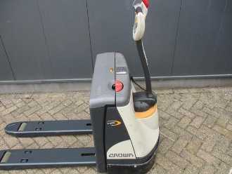 Muletto usato CROWN WP3015 ELEKTRO NIEDERHUBWAGENDEICHSEL (13042280)