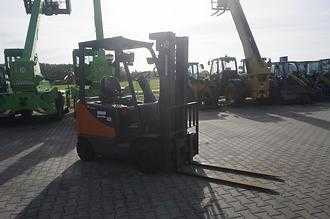 Muletto usato DOOSAN D 18S-5 - Triplex DIESEL VIERRADFRONTSTAPLER (13073378)