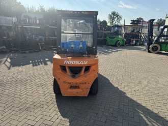 Muletto usato DOOSAN G30GP GAS VIERRADFRONTSTAPLER (13060247)