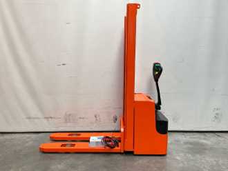 Muletto usato DOOSAN LEDS 12,5 ELEKTRO HOCHHUBWAGENDEICHSEL (13076492) backdrop