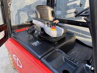 Muletto usato EP CPD50L1 Lithium Ionen Triplex ELEKTRO VIERRADFRONTSTAPLER (13035974)
