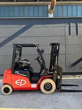 Muletto usato EP EFL253 Lithium Ionen ELEKTRO VIERRADFRONTSTAPLER (13034782) backdrop