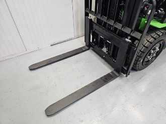 Muletto usato EP Vorkheftruck EFXZ-301-H - 4,8M Triplex - Freelift - Sideshift ELEKTRO VIERRADFRONTSTAPLER (13007496)