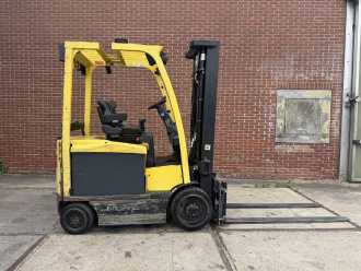 Muletto usato HYSTER E2.5XN MWB ELEKTRO VIERRADFRONTSTAPLER (13058032)
