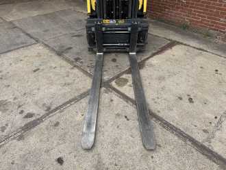 Muletto usato HYSTER E2.5XN MWB ELEKTRO VIERRADFRONTSTAPLER (13058032)
