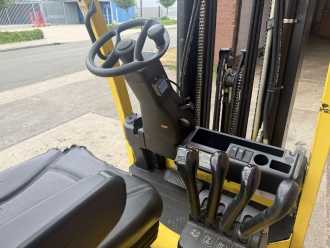 Muletto usato HYSTER E2.5XN MWB ELEKTRO VIERRADFRONTSTAPLER (13058032)