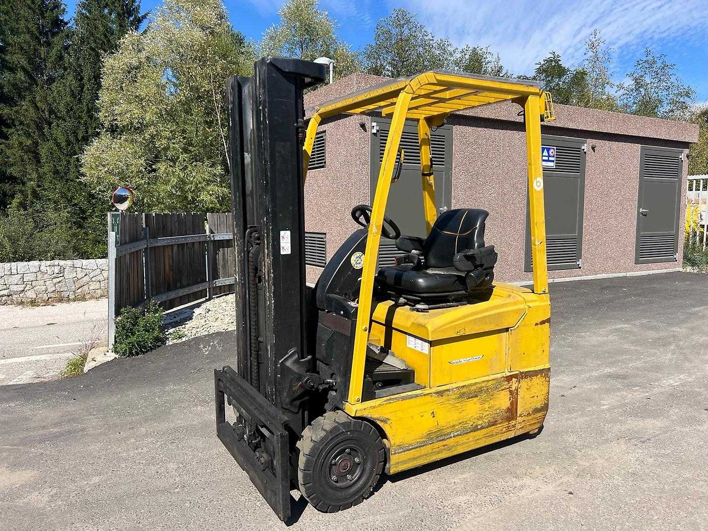 Muletto usato HYSTER J1.60XMT - 4750mm ELEKTRO DREIRADFRONTSTAPLER (13069367)