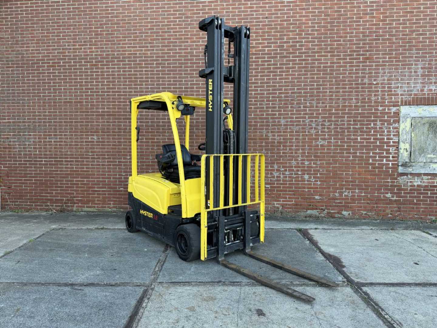 Muletto usato HYSTER J1.8XN LWB ELEKTRO VIERRADFRONTSTAPLER (13072166)