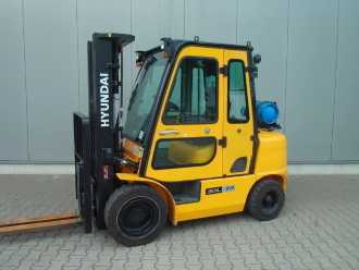 Muletto usato HYUNDAI 30L-7A GAS VIERRADFRONTSTAPLER (13074625) backdrop