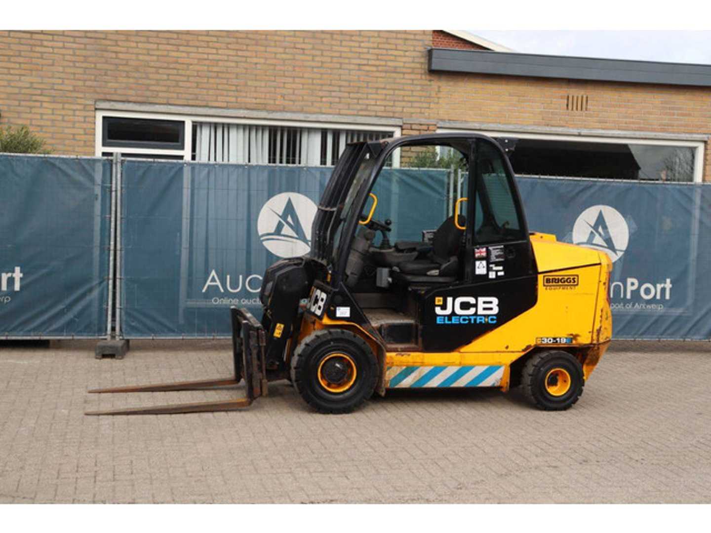 Muletto usato JCB 30-19E ELEKTRO TELESKOPARMSTAPLER (13059747)