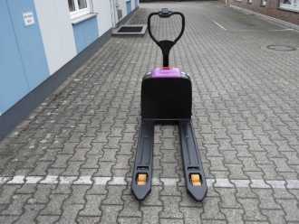 Muletto usato JUNGHEINRICH AntOn PTL 1.5 mit Stützrädern - Neugerät! ELEKTRO NIEDERHUBWAGENDEICHSEL (13022488)