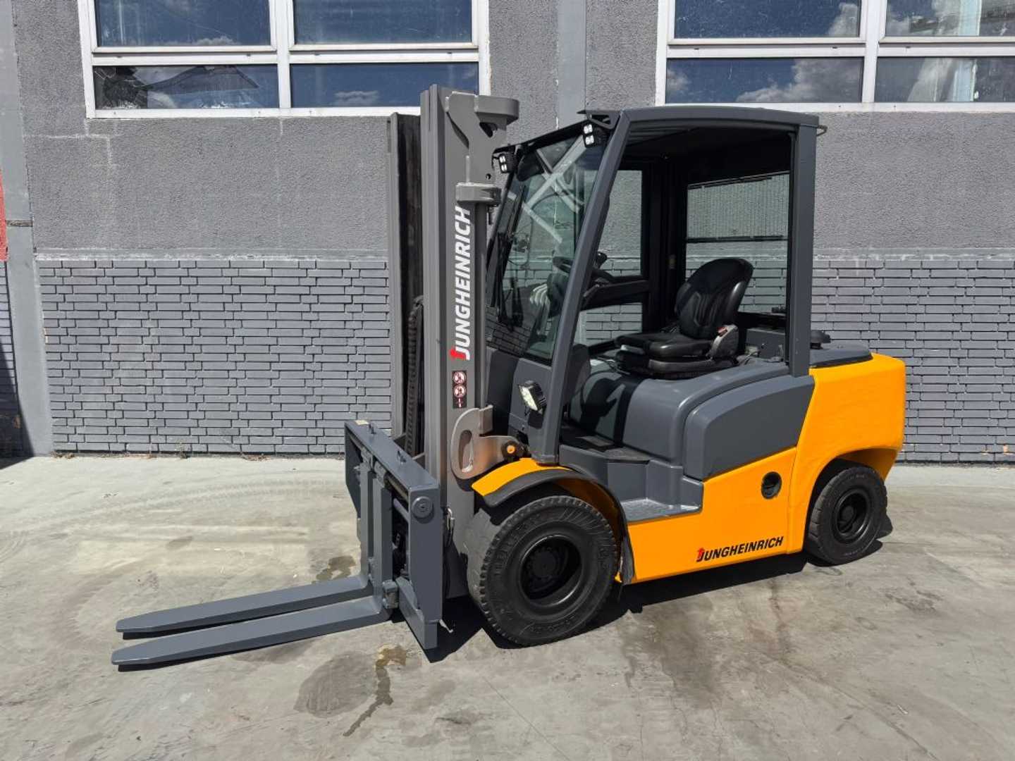 Muletto usato JUNGHEINRICH DFG 430 Baujahr 2015 / Stunden 10680 HH 3700 DIESEL VIERRADFRONTSTAPLER (13053472)