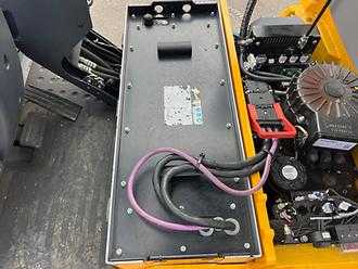 Muletto usato JUNGHEINRICH EFG 110 - 300ZT ELEKTRO DREIRADFRONTSTAPLER (13072418)