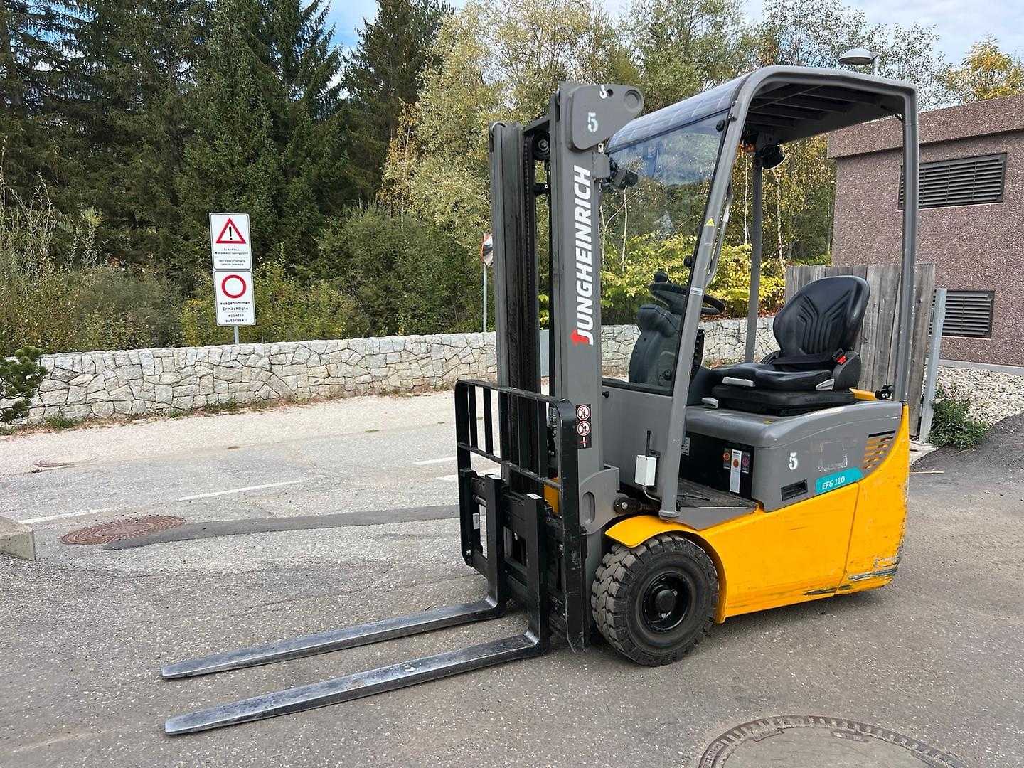 Muletto usato JUNGHEINRICH EFG 110 - 300ZT ELEKTRO DREIRADFRONTSTAPLER (13072421)