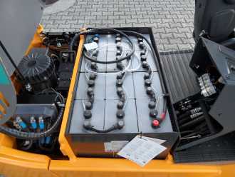 Muletto usato JUNGHEINRICH EFG 115 - Triplex - NEUE Batterie - aufgearbeitet ELEKTRO DREIRADFRONTSTAPLER (13064900)
