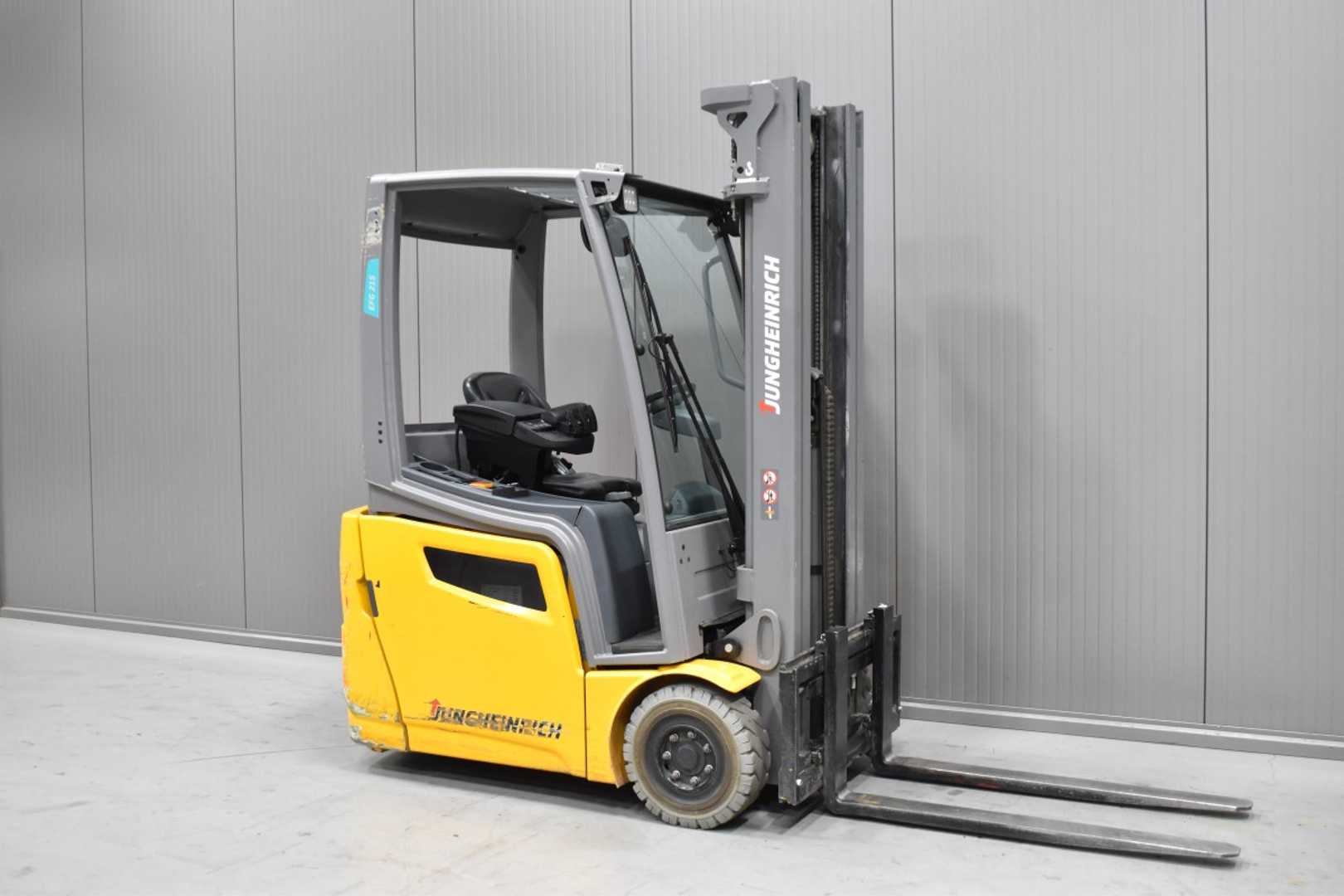 Muletto usato JUNGHEINRICH EFG 215 /58991/ ELEKTRO DREIRADFRONTSTAPLER (13070398)