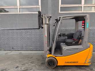 Muletto usato JUNGHEINRICH EFG 218 Baujahr 2020 / Stunden 11827 HH 3100 ELEKTRO DREIRADFRONTSTAPLER (13004287)