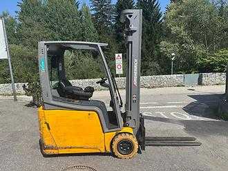 Muletto usato JUNGHEINRICH EFG 218k - 400ZT ELEKTRO DREIRADFRONTSTAPLER (13060855)