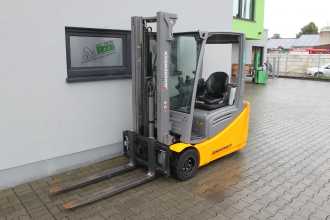 Muletto usato JUNGHEINRICH EFG 220 MP GE 120 330 ZZ ELEKTRO DREIRADFRONTSTAPLER (13062704) backdrop