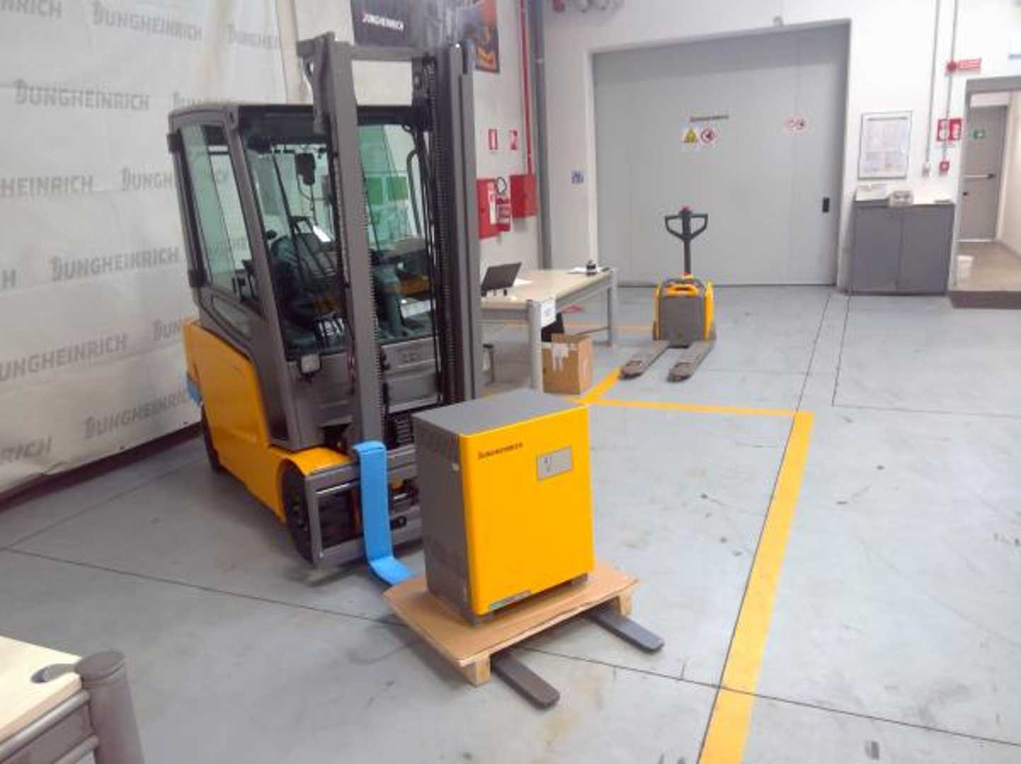 Muletto usato JUNGHEINRICH EFG 316 GE 115-330 ZT ELEKTRO VIERRADFRONTSTAPLER (13015210)