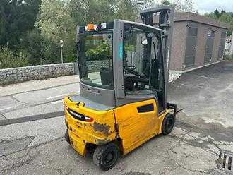 Muletto usato JUNGHEINRICH EFG 320 - 550DZ ELEKTRO VIERRADFRONTSTAPLER (13068724)