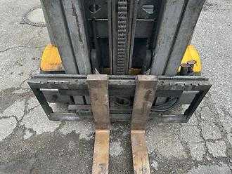 Muletto usato JUNGHEINRICH EFG 320 - 550DZ ELEKTRO VIERRADFRONTSTAPLER (13068724)