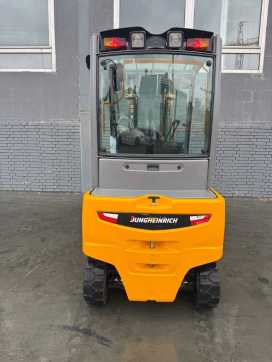 Muletto usato JUNGHEINRICH EFG 320 Baujahr 2017 Stunden 1629 HH 4640 ELEKTRO VIERRADFRONTSTAPLER (13071045)