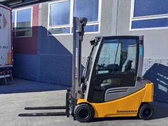 Muletto usato JUNGHEINRICH EFG 320 Baujahr 2018 / Vollkabine Triplexmast ELEKTRO VIERRADFRONTSTAPLER (13069839)