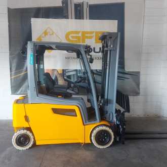 Muletto usato JUNGHEINRICH EFG 320 G120-500DZ ELEKTRO VIERRADFRONTSTAPLER (13059554) backdrop