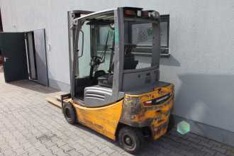Muletto usato JUNGHEINRICH EFG 320 GE 140 330ZT ELEKTRO VIERRADFRONTSTAPLER (13062702)