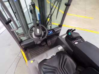 Muletto usato JUNGHEINRICH EFG 320 SP GE 100-440 DZ ELEKTRO VIERRADFRONTSTAPLER (13040847)