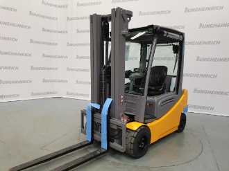 Muletto usato JUNGHEINRICH EFG 320 SP GE 115-464 DZ ELEKTRO VIERRADFRONTSTAPLER (13027570) backdrop